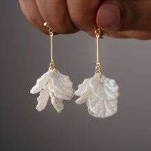 Charger l&#39;image dans la galerie, Hami Earrings
