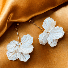 Charger l&#39;image dans la galerie, Hami Earrings
